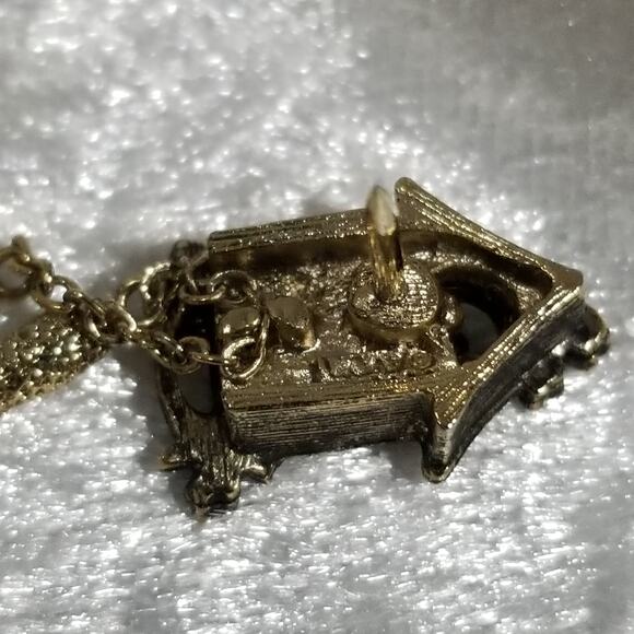 Vintage Avon Cuckoo Clock 1/4"x 6/8 pin  1..1793 - Picture 3 of 9